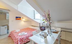 Garibaldi Central Mini Studio